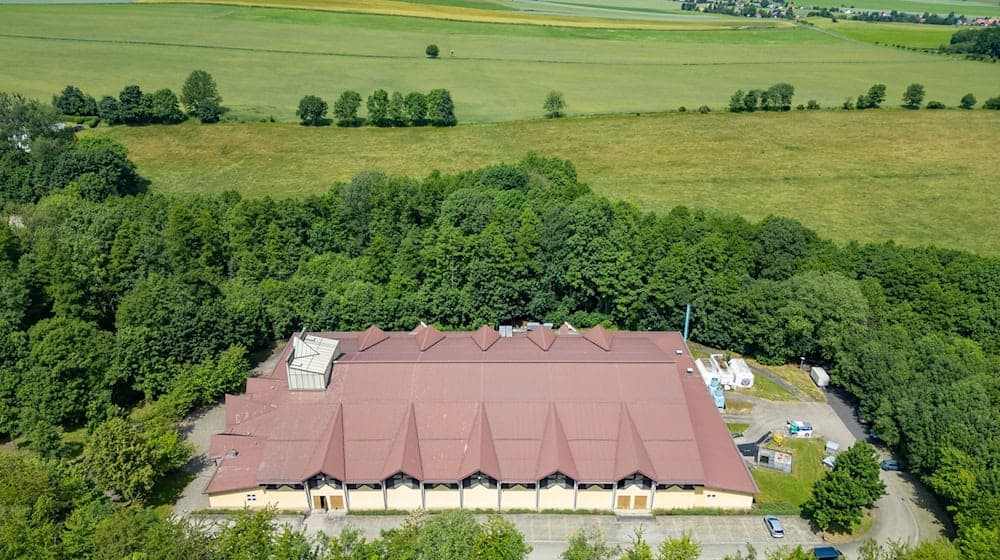 The Jonsdorf ice rink starts operations under new management.  (Archive image) / Photo: Robert Michael/dpa