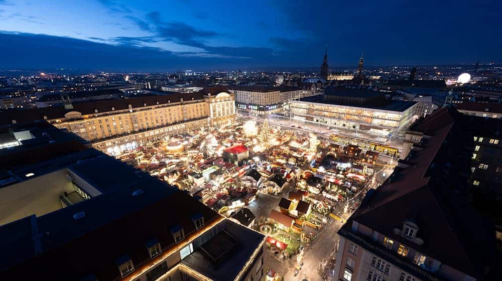 Despite the debate about security following the attack in Magdeburg, the Christmas markets in Dresden, Leipzig and Chemnitz are opening as planned. (Archive photo) / Photo: Sebastian Kahnert/dpa