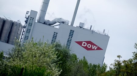 Ende 2027 will der Chemiekonzern Dow Teile seiner Anlagen in Sachsen und Sachsen-Anhalt schließen. (Archivbild) / Foto: Sebastian Willnow/dpa