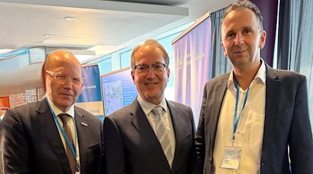 Mannheims Oberbürgermeister Christian Specht, Bundesinnenminister Alexander Dobrindt und Riesas Stadtoberhaupt Marco Müller (v.l.n.r.). Foto: privat