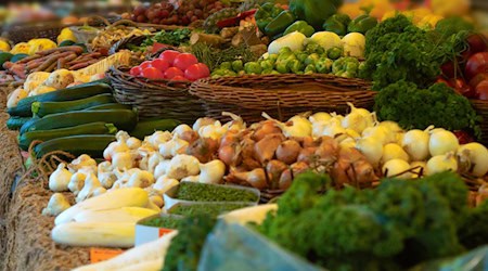 Symbolbild Wochenmarkt / pixabay Helmut_Kroiss