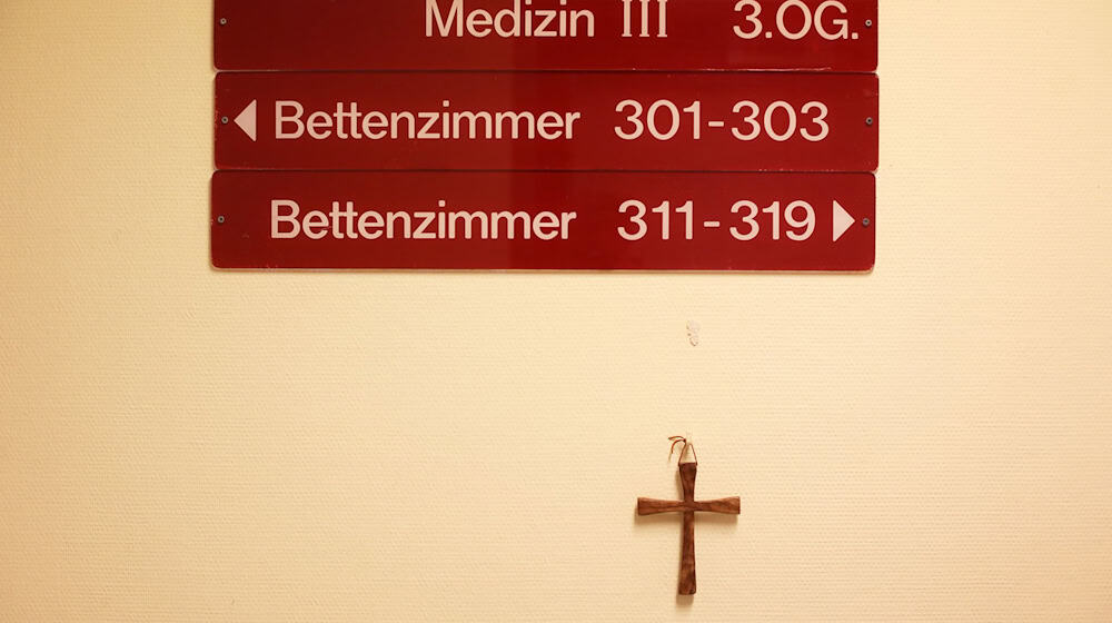 Darf bei kirchlichen Arbeitgebern gestreikt werden? Diese Frage wird nun vor Gericht verhandelt. (Symbolbild) / Foto: picture alliance / dpa