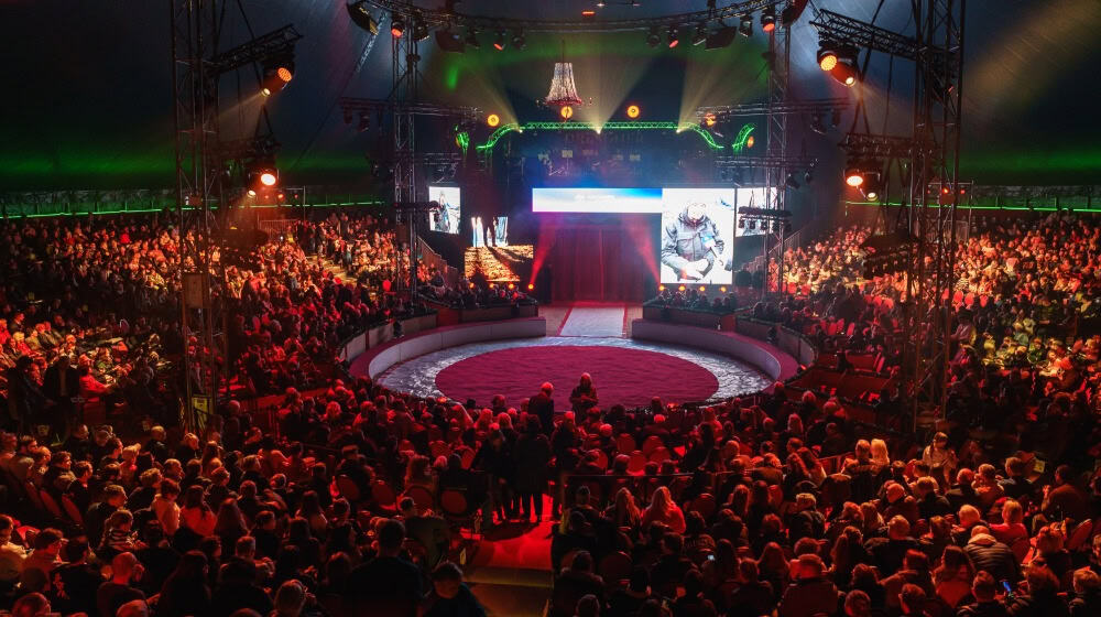 Ab dem 12. Dezember startet die Saison des Weihnachts-Circus. Foto: PR/DWC