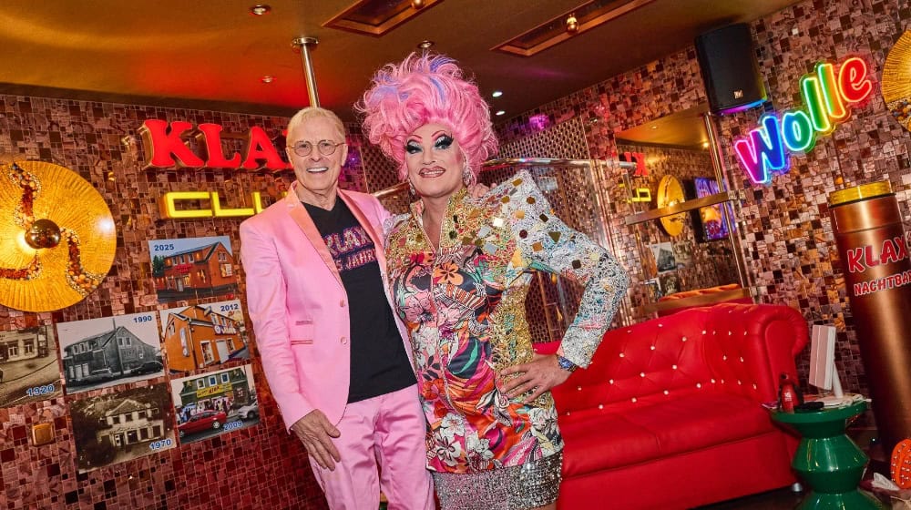 Wolle Förster mit Gratulantin Olivia Jones. Foto: Tobias Koch