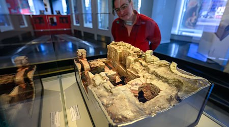 There is a 3D model of the mikvah / Photo: Hendrik Schmidt/dpa