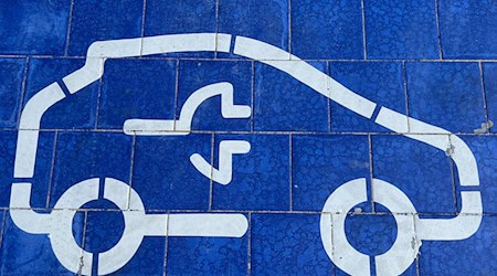 Невелике зростання виробництва автомобілів у східній Німеччині. Висока частка електричних моделей. (Ілюстрація) / Фото: Крістоф Дернбах/dpa