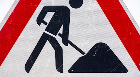 Цього року на будівельних майданчиках Саксонії сталося значно більше нещасних випадків зі смертельними наслідками, ніж у попередньому році. (Символічне зображення) / Фото: Штефан Зауер/dpa