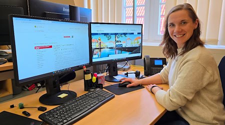 Stadtmarketing-Verantwortliche Madlen Raupach freut sich über den Neustart der Bischofswerdaer Internetseite. Foto: Stadtverwaltung Bischofswerda