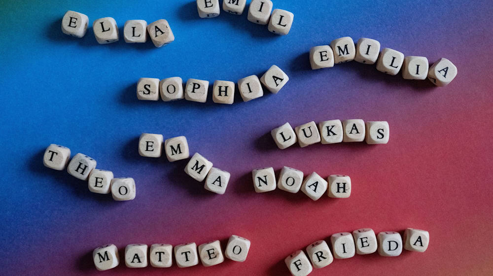 Frieda und Matteo waren in diesem Jahr die beliebtesten Vornamen für Neugeborene in Sachsen (Symbolbild).  / Foto: Marijan Murat/dpa