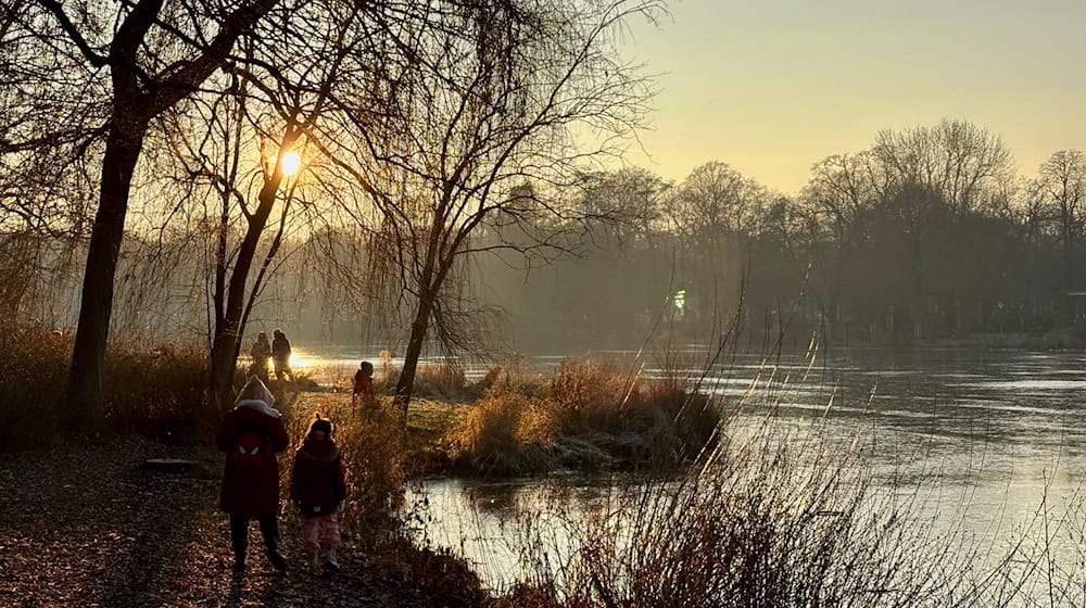 Am Morgen zeigten die Thermometer in Sachsen zwischen minus vier und minus acht Grad an. (Archivbild) / Foto: Hendrik Schmidt/dpa