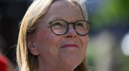 The award is a strong commitment to vibrant cities, said Infrastructure Minister Regina Kraushaar (CDU). (Archive image) / Photo: Robert Michael/dpa