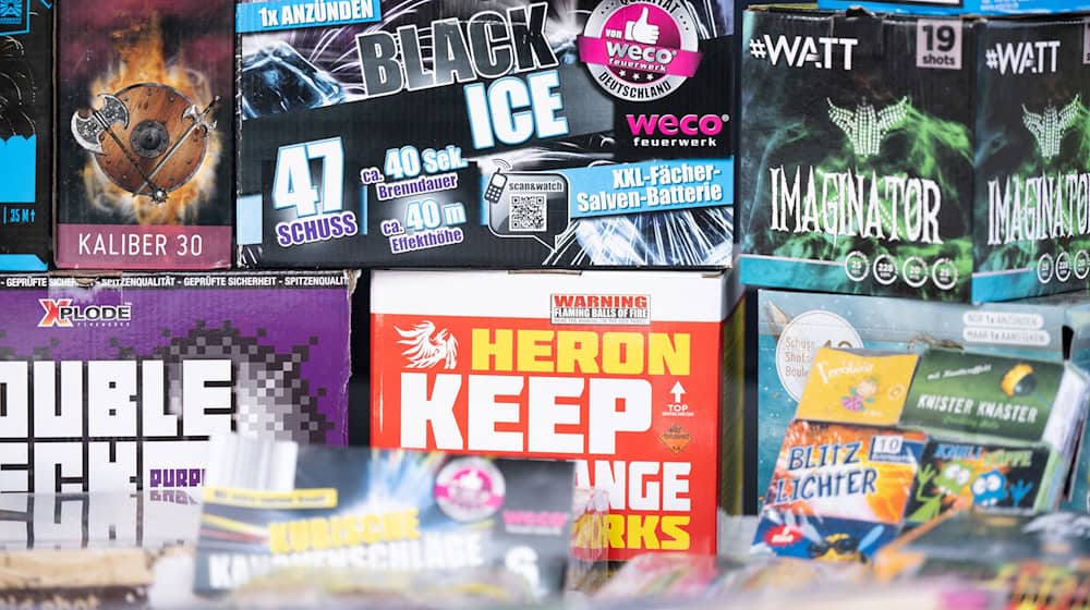 Saxony's state parliament has controversially debated a ban on private fireworks displays on New Year's Eve. (Symbolic image) / Photo: Sebastian Kahnert/dpa