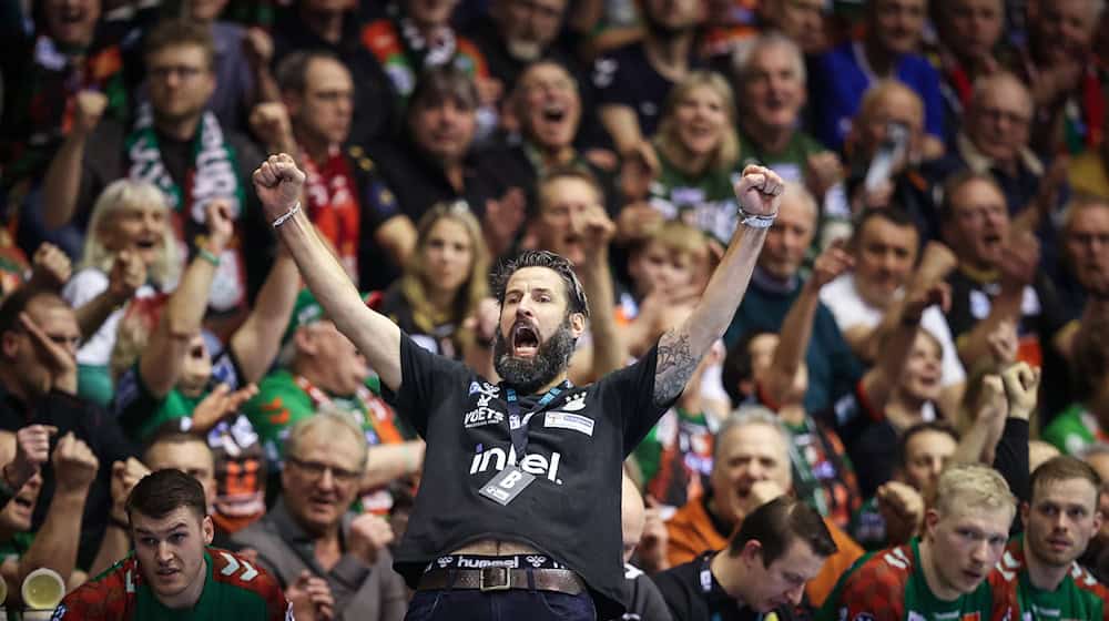 SCM coach Bennet Wiegert had plenty of reason to be happy in 2025. (Archive photo) / Photo: Ronny Hartmann/dpa-Zentralbild/dpa