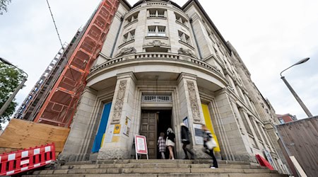 Das Feuer brach im Keller des ehemaligen Stasi-Gebäudes im Leipziger Zentrum aus. (Archivbild) / Foto: Hendrik Schmidt/dpa