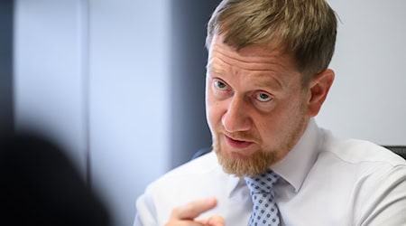 Sachsens Regierungschef Michael Kretschmer hält den kompletten Verzicht der EU auf russisches Gas für eine Fehlentscheidung. / Foto: Robert Michael/dpa