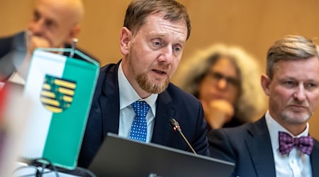 Sachsens Ministerpräsident Michael Kretschmer fordert mehr Tempo bei der Umsetzung von Reformen. / Foto: Michael Kappeler/dpa