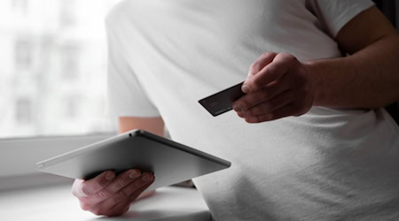 Digitales Bezahlen gehört in der DACH-Region längst zum Alltag. / Foto: Mikhail Nilov auf pexels.com