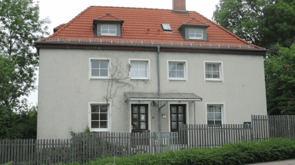 Dieses Zweifamilienhaus aus dem Jahr 1926 in Dresden Plauen ist im Auktionsangebot. Foto: Amt für Hochbau und Immobilienverwaltung