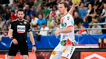 Felix Claar (r) war bester Torschütze des SCM gegen Göppingen. (Archivbild) / Foto: Marco Wolf/dpa