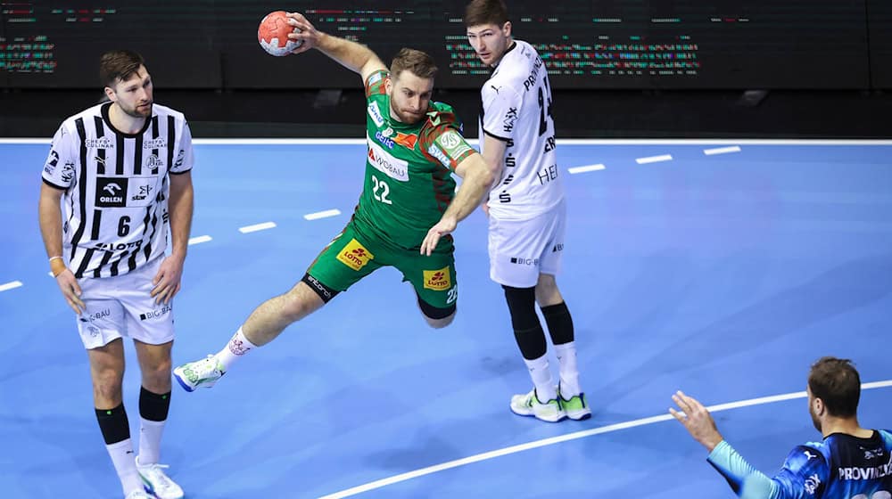 Lukas Mertens (2nd from left) scored six times against THW / Photo: Ronny Hartmann/dpa-Zentralbild/dpa