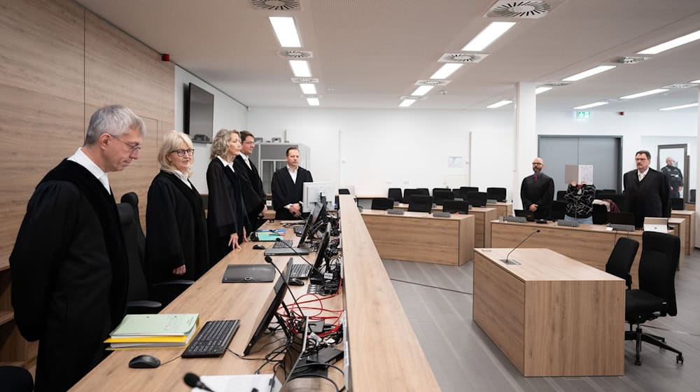 Der Prozess am OLG Dresden richtet sich gegen eine mutmaßliche Vertraute und Unterstützerin des rechten Terrortrios NSU. / Foto: Sebastian Kahnert/dpa POOL/dpa