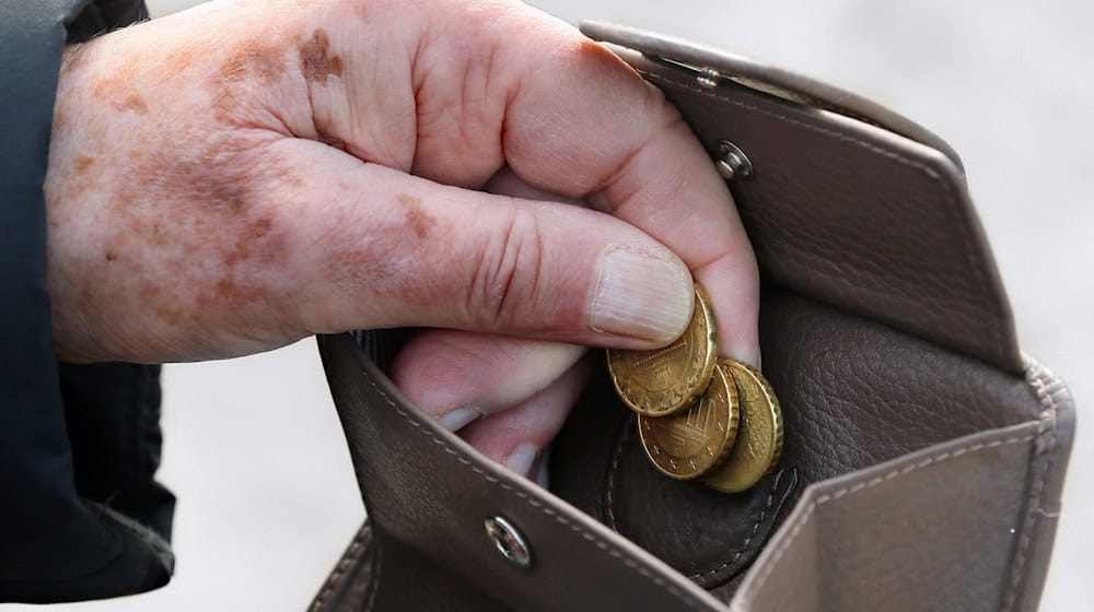 Verband: Association: 873,000 people in Saxony affected by poverty. (Symbolic image) / Photo: Stephanie Pilick/dpa