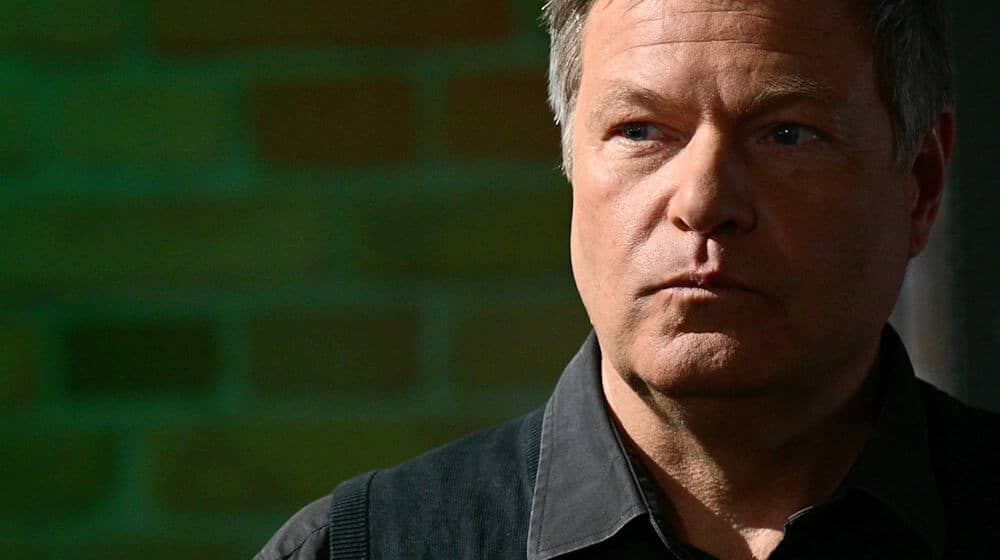 Die Staatsanwaltschaft Dresden stellt nach Zahlung einer Geldauflage das Verfahren gegen Robert Habeck endgültig ein. (Archivbild) / Foto: Sebastian Gollnow/dpa