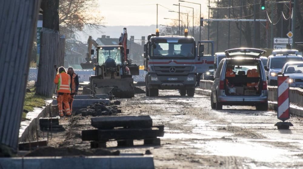 2.	Weit fortgeschritten sind die Arbeiten im Abschnitt zwischen der S-Kurve und der Straße „Zum Reiterberg“. Noch in diesem Jahr wird dort die Fahrbahn fertiggestellt. Fotos: Peter Hilbert