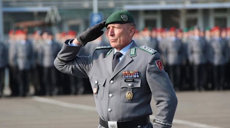 Erst seit März diesen Jahres Chef der Unteroffizierschule Delitzsch: Obert Schnebelt. Jetzt tritt er zurück. Foto: Bundeswehr