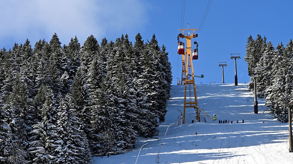 The announced start of the winter season in Oberwiesenthal this weekend has been canceled. (Archive image) / Photo: Jennifer Brückner/dpa