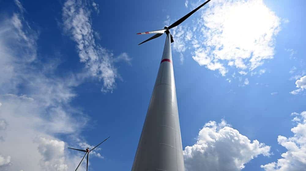 Saxony continues to lag behind in the expansion of wind power: Only 13 new turbines were connected to the grid in 2025, compared to 958 nationwide (archive image) / Photo: Federico Gambarini/dpa