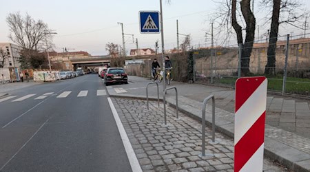Die im Dezember platzierten neuen Radbügel in der Dresdner Neustadt verursachen deutlich weniger Diskussionen als jene, die im selben Zeitraum in Cotta installiert wurden. Foto: Landeshauptstadt Dresden