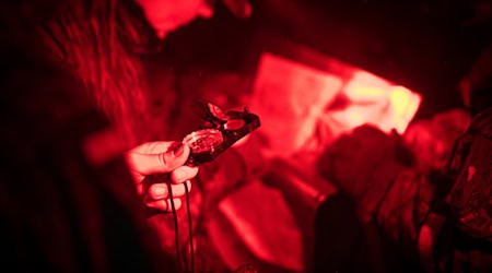 Sich im Dunkeln zu orientieren, gehört auch zur Ausbildung. Fotos: Bundeswehr/Anders