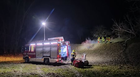 Feuerwehr Zehren im Einsatz am Lagerfeuer. Foto: Feuerwehr Zehren 