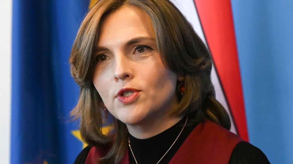 If the Federal Constitutional Court confirms the classification of the AfD as extremist, Elisabeth Kaiser, Commissioner for Eastern Germany, expects the federal states to take action and apply for a ban. (Archive image) / Photo: Lilli Förter/dpa