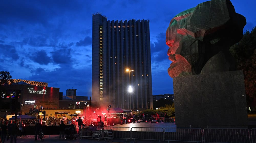 View of the Congress Hotel not far from the Karl Marx Monument in Chemnitz (archive photo) / Photo: Hendrik Schmidt/dpa-Zentralbild/dpa