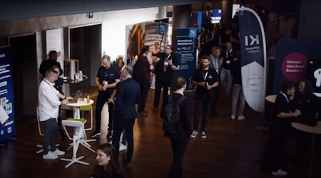 Die Premiere der KI-Konferenz "Brains on Silicon" im Oktober 2025 war ein voller Erfolg. Screenshot: diesachsen.de/PR-brainsonsilicon