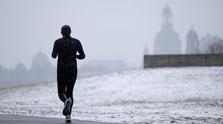 Zum Start des Februars bleibt es winterlich kalt in Sachsen. (Archivbild) / Foto: Sebastian Kahnert/dpa