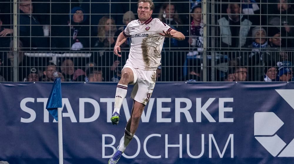  Vincent Vermeij scored in the test match against Aarau to make it 1:0 (archive picture) / Photo: David Inderlied/dpa