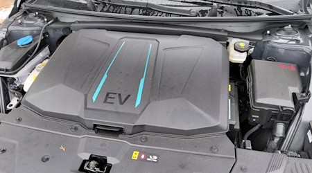 Elektrische Antriebe enthalten knappe Materialien wie Neodym. Die TU Bergakademie Freiberg arbeitet an deren Recycling.