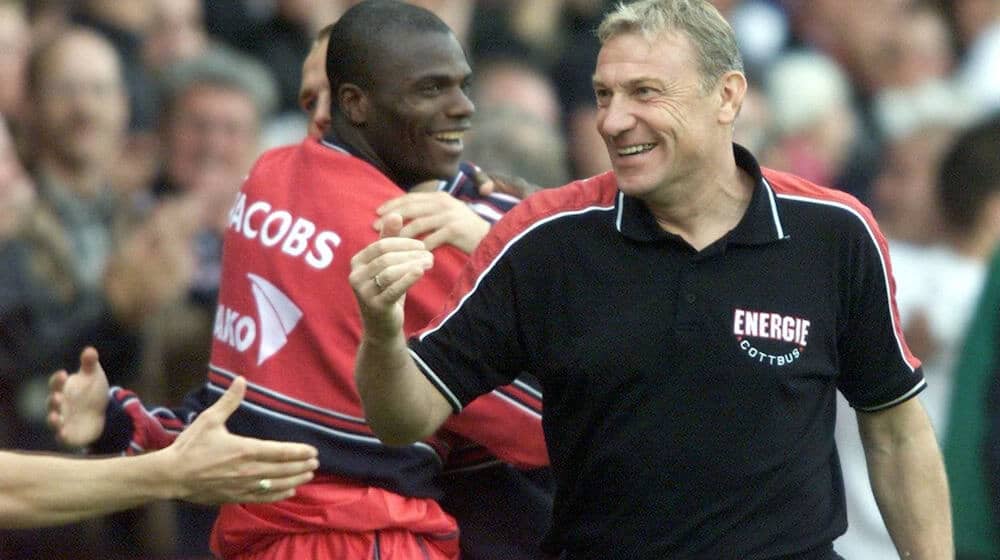 Eduard Geyer shaped FC Energie Cottbus as a coach. (Archive photo) / Photo: Ronald Bonß/dpa-Zentralbild/dpa