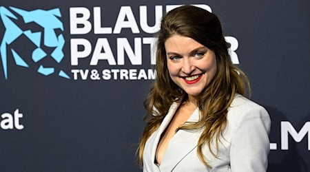 Dźiwadźelnica Lara Mandoki chodźi wot lěta 2019 jako TV-komisarka w Rudnych horinach na złóstnu hońtwu. (Archivbild) / Foto: Felix Hörhager/dpa