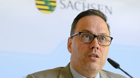 Wirtschaftsminister Dirk Panter: «Die EU-Förderung ist für Sachsens Entwicklung unverzichtbar.» (Archivbild) / Foto: Hendrik Schmidt/dpa