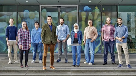 Dr. Mohamed Elgendy (4.v.l.) und seine Forschungsgruppe. © MSNZ