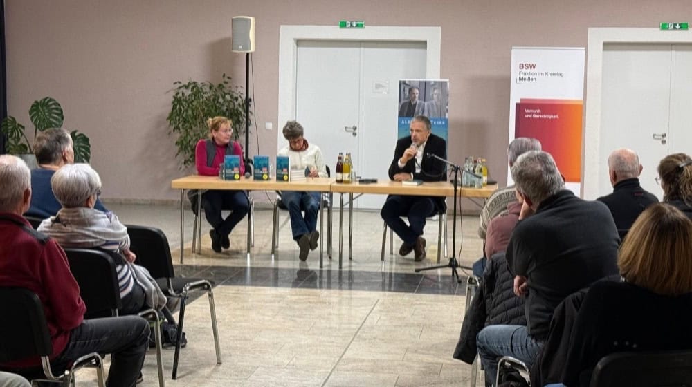 Alexander Teske las am Samstag in Meißen. Foto: BSW