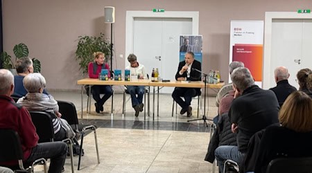 Alexander Teske las am Samstag in Meißen. Foto: BSW