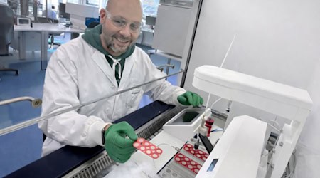 Beim manuellen Einfrieren von Gewebeproben müssen Temperatur und Zeitpunkt exakt stimmen. Die neue Plattform des Fraunhofer IWS übernimmt diese Arbeit automatisch.