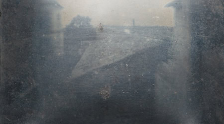 Gilt als erstes Foto der Welt: der "Fensterblick" von  Joseph Nicéphore Niépce. Eigentum Harry Ransom Center's Gernsheim Collection, University of Texas in Austin.