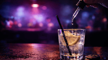 Be careful in bars and clubs: if you leave your drink unattended, you run the risk of someone mixing substances into it. Most of those affected do not press charges.