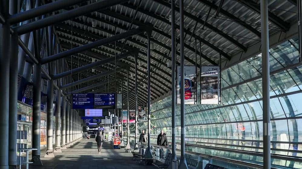 Saxony and Saxony-Anhalt want to operate Leipzig/Halle and Dresden airports without state funding until 2030. (Archive image) / Photo: Jan Woitas/dpa